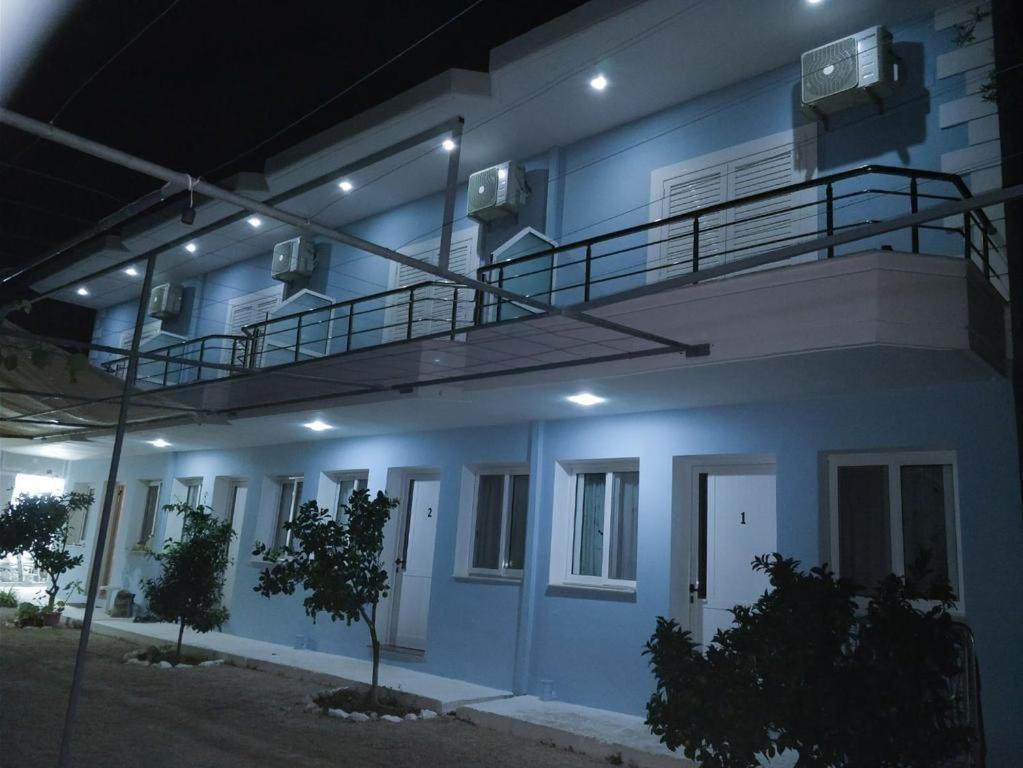 Salt Life Hotel Dhermi Bagian luar foto