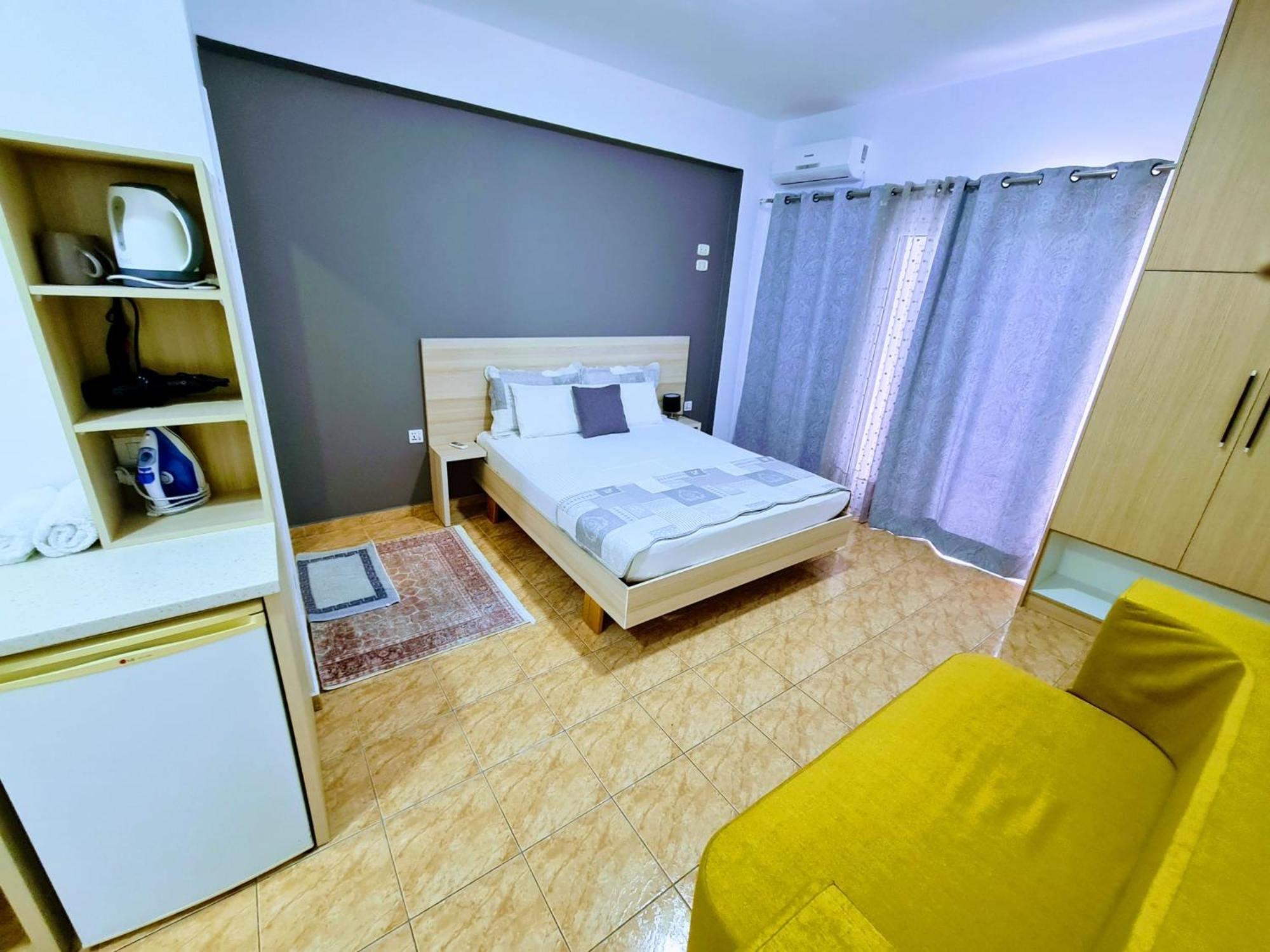 Salt Life Hotel Dhermi Bagian luar foto