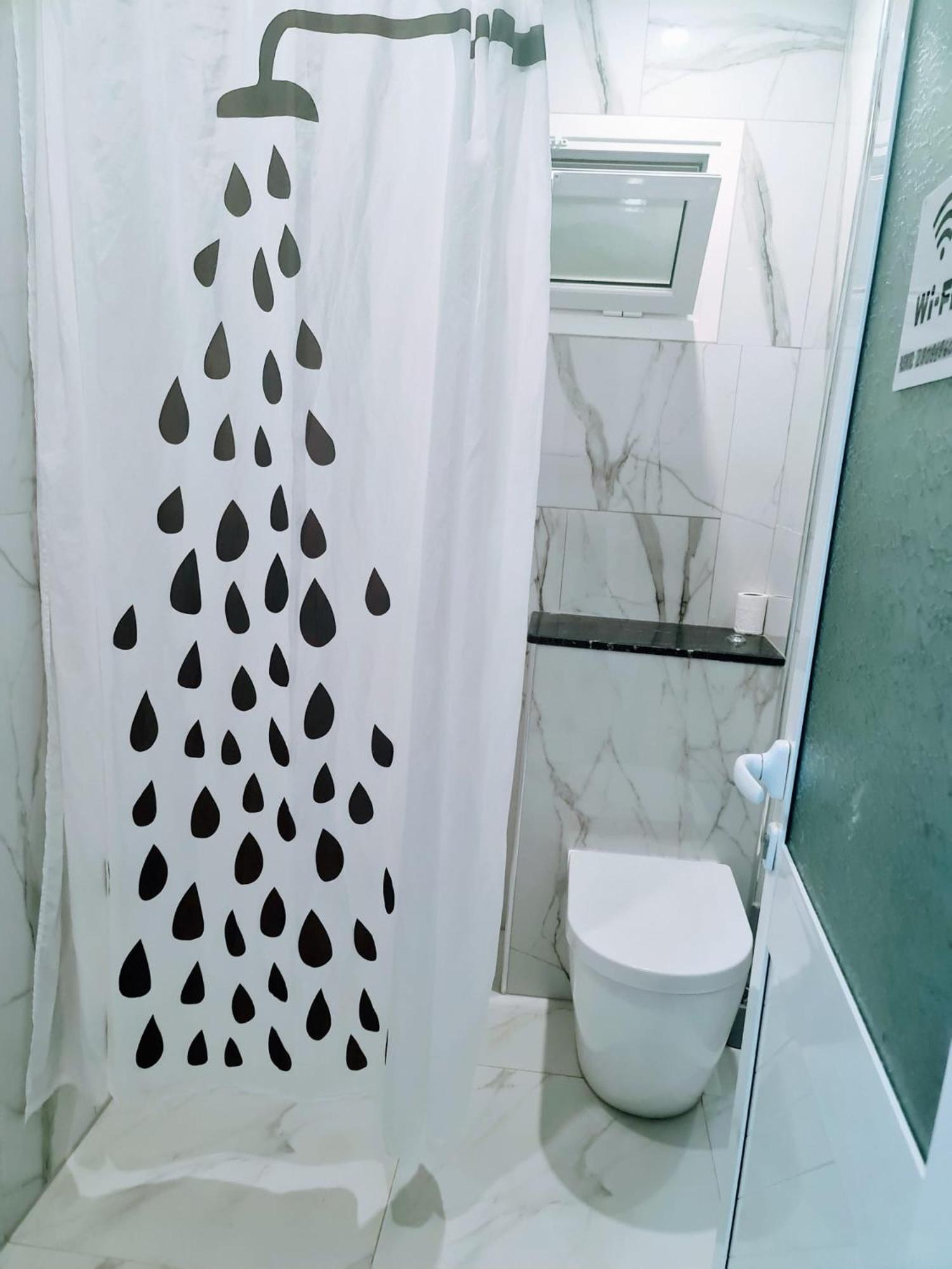 Salt Life Hotel Dhermi Bagian luar foto