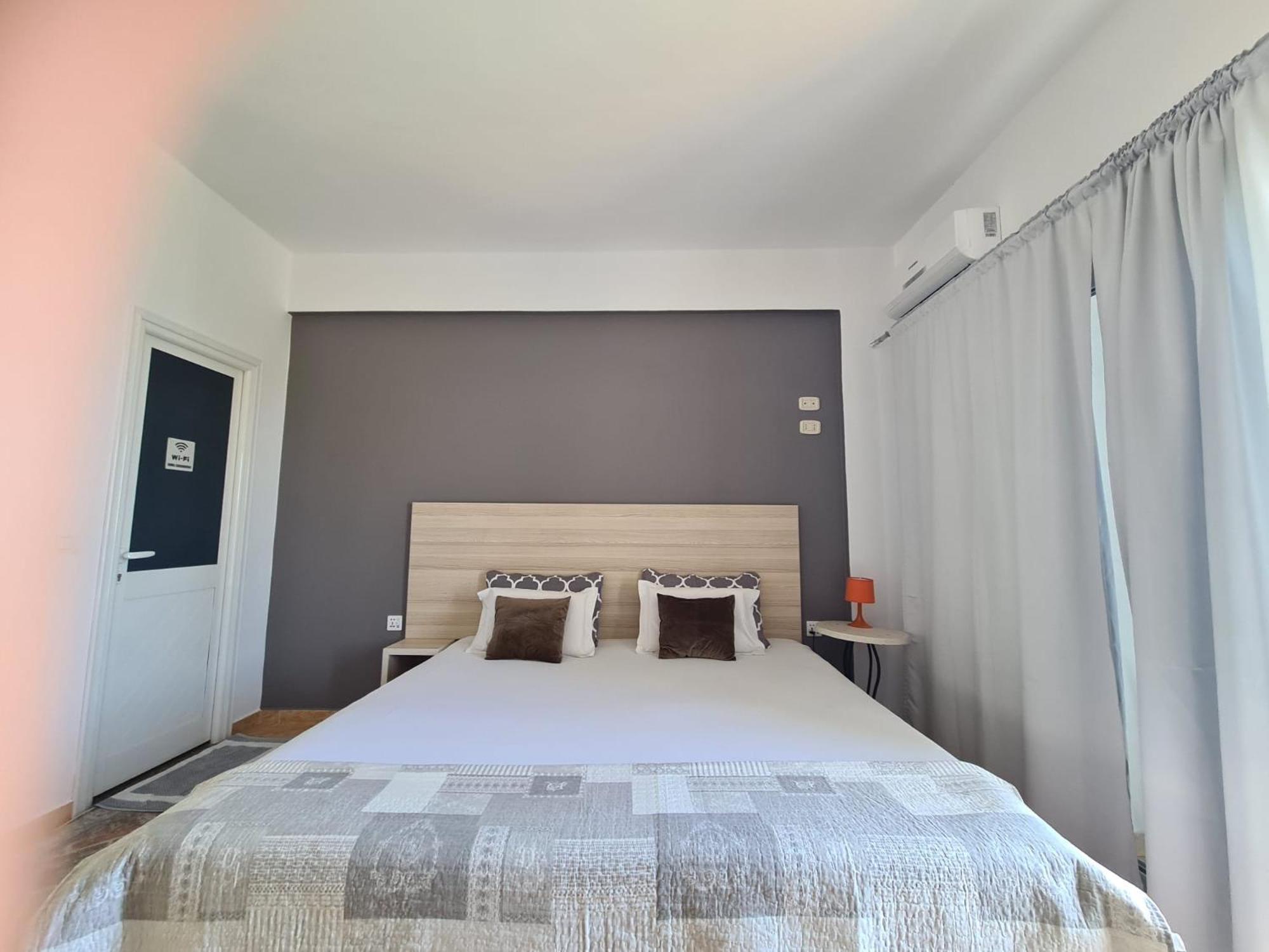 Salt Life Hotel Dhermi Bagian luar foto