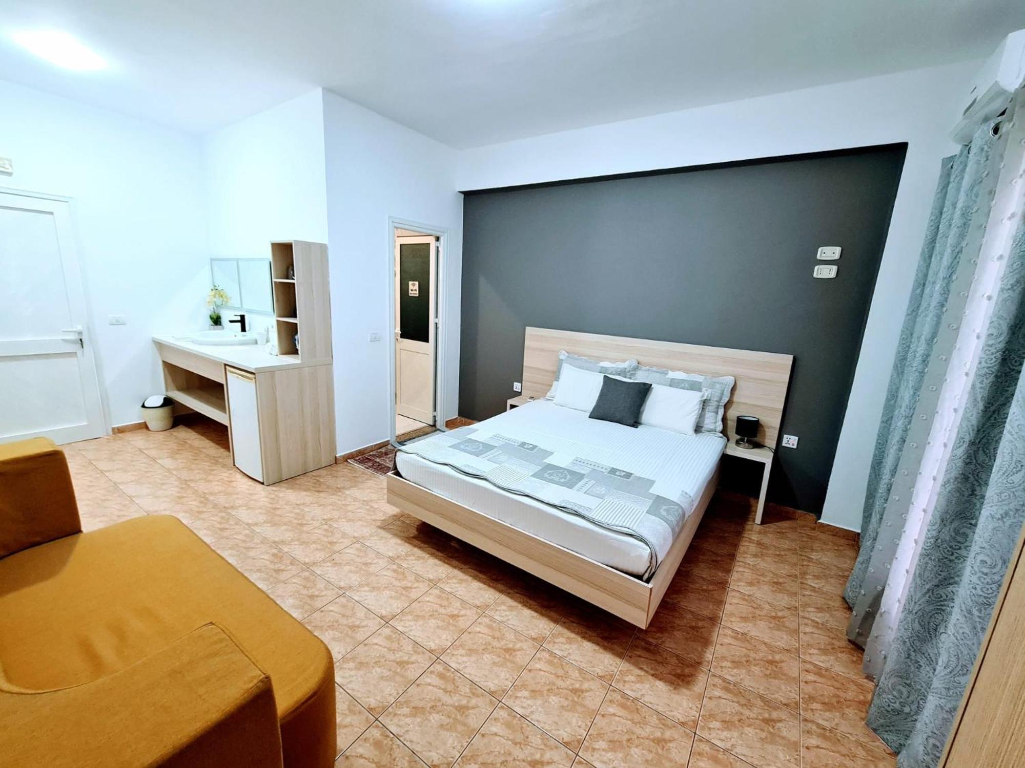 Salt Life Hotel Dhermi Bagian luar foto