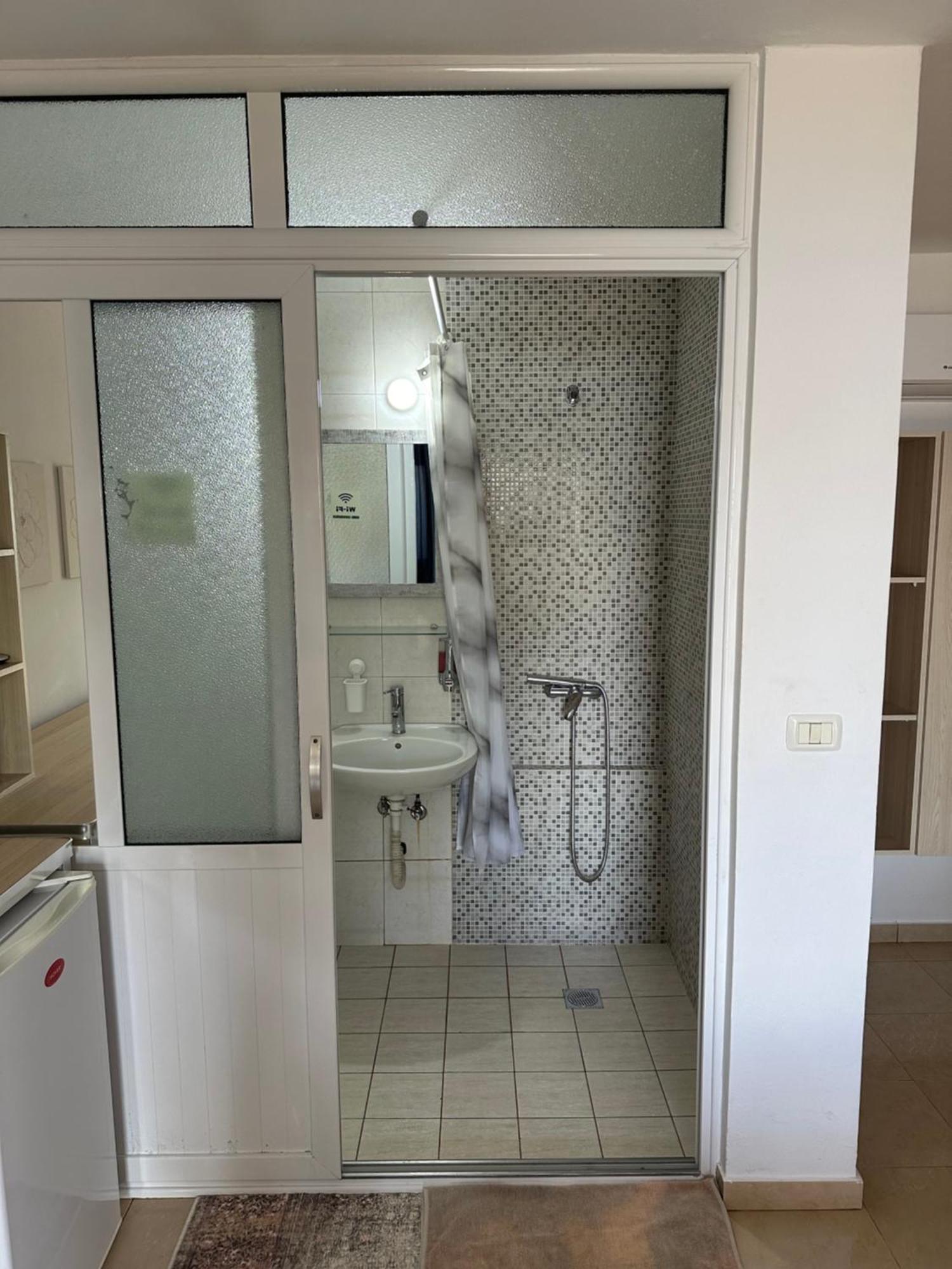 Salt Life Hotel Dhermi Bagian luar foto