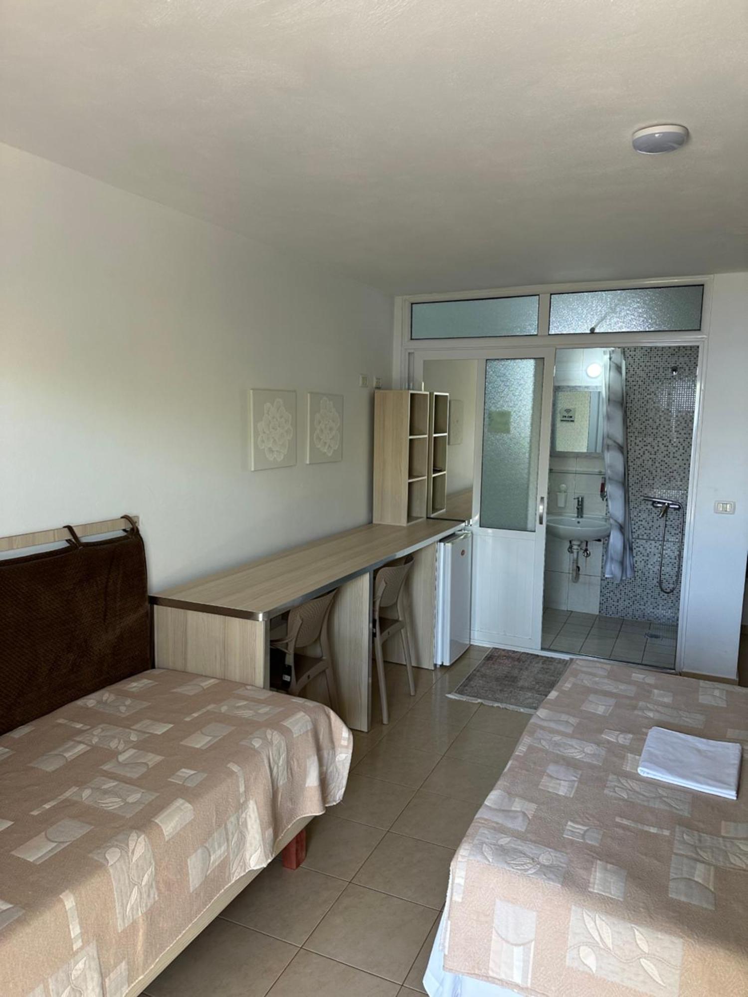 Salt Life Hotel Dhermi Bagian luar foto