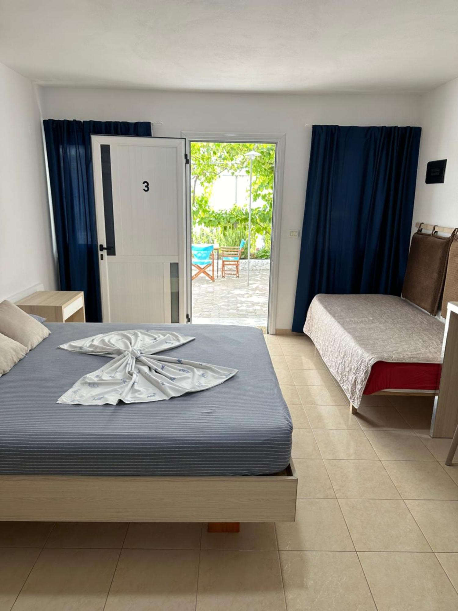 Salt Life Hotel Dhermi Bagian luar foto
